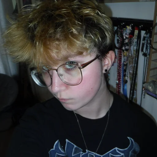 awkwardd's profile picture