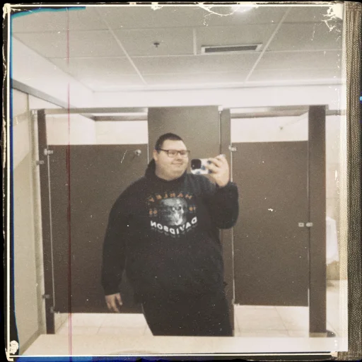 l4v3nd3rm00n's profile picture