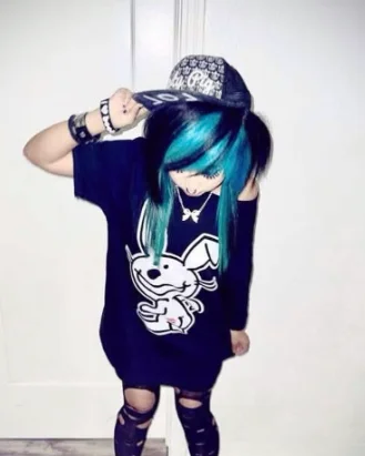 lockedlace's profile picture