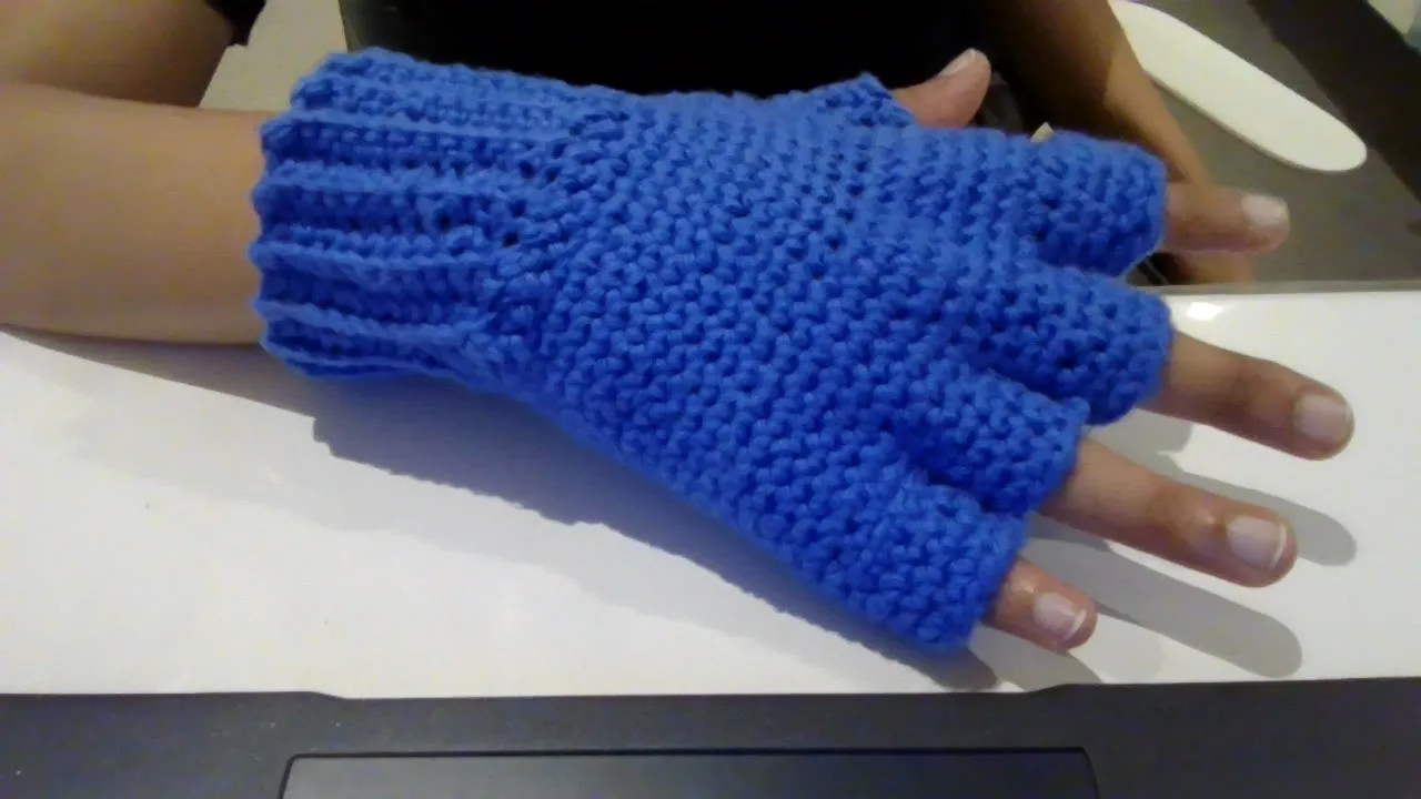 blue crochet glove