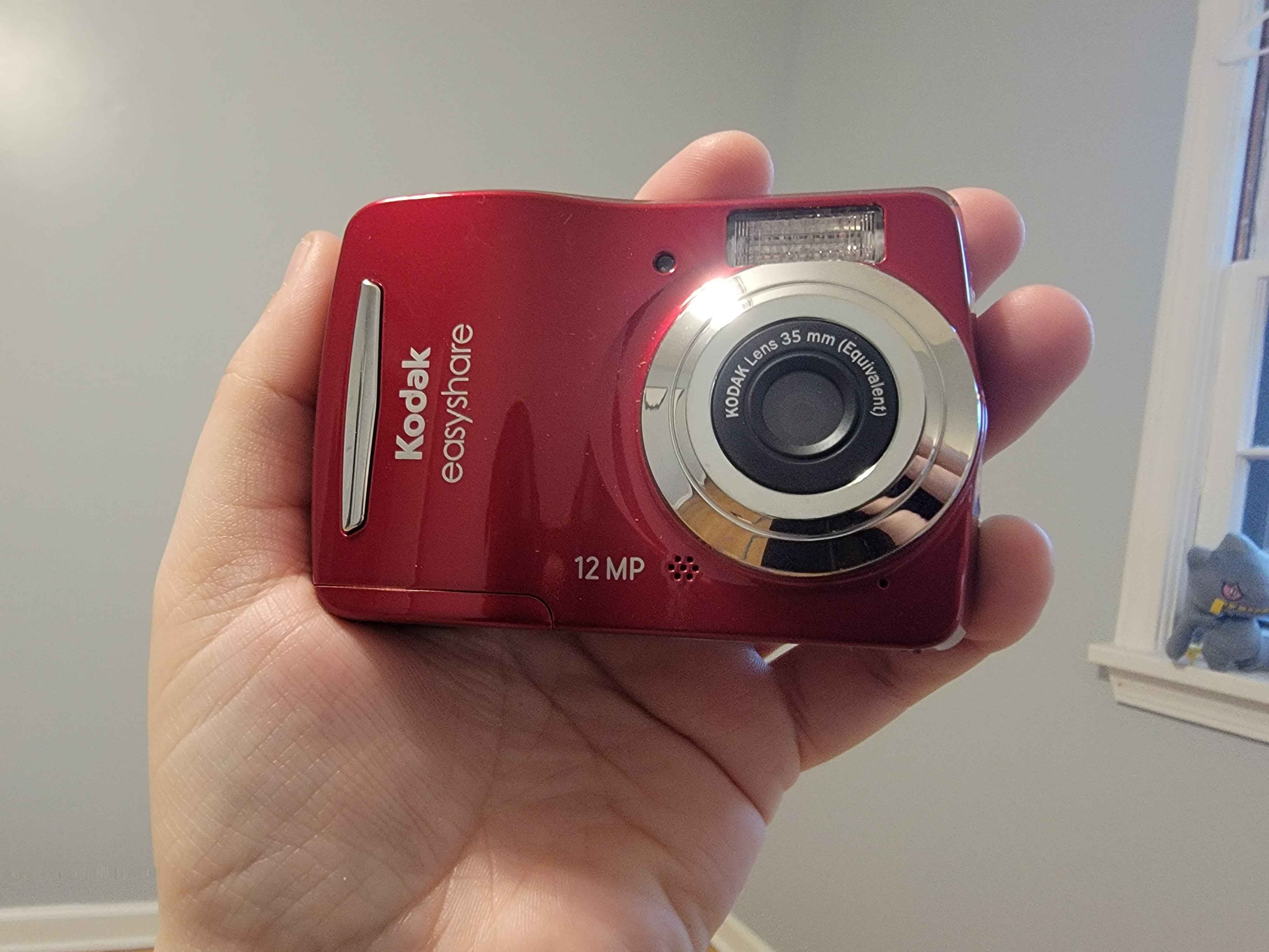 image of a Kodak easyshare C1505 (if you see this the photo isn't loading)