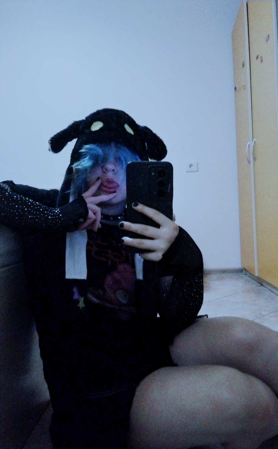 :3