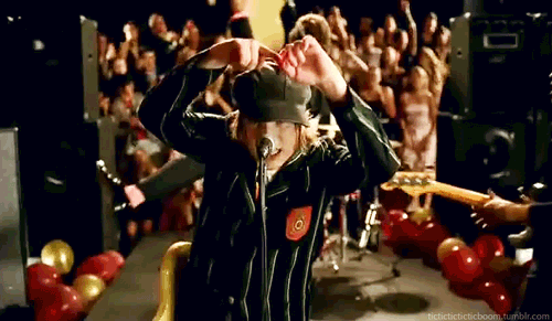 patrick stump making a heart