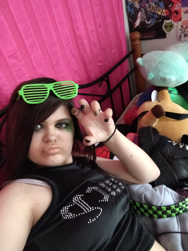 This my gf. I love my gf :3