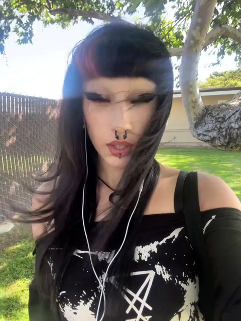 i love black 🖤