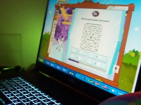 Besties playing moshi monsters < 3