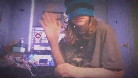 Scene/emo that does not look scene/emo XD I am a lil shy