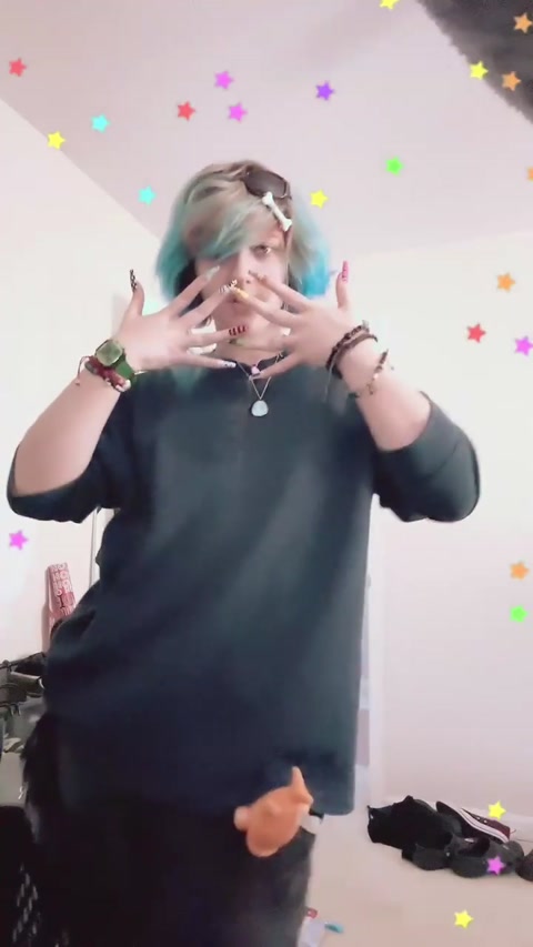 i lauv my nails here