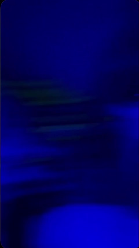 I'M BLUE (flash warning)