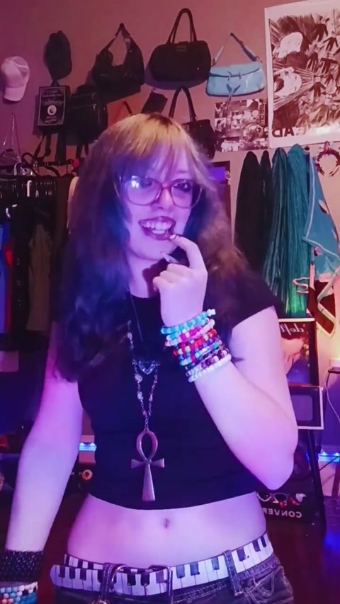 WHAT TIME IZ IT???