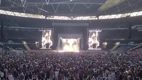 MCR live at Wembley on 8/7/26 playing Honey this mirror