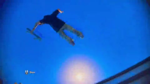 dude eats shit on skate