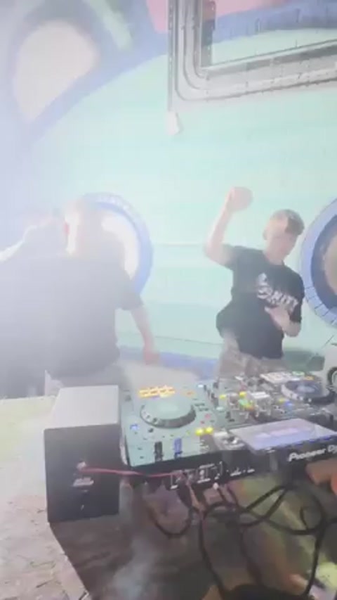 rave o'clock