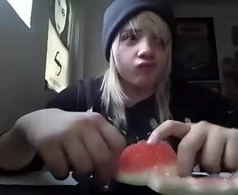 I eat watermelon