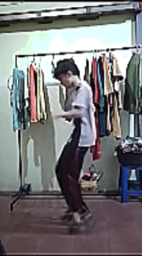 Doing Jumpstyle lol