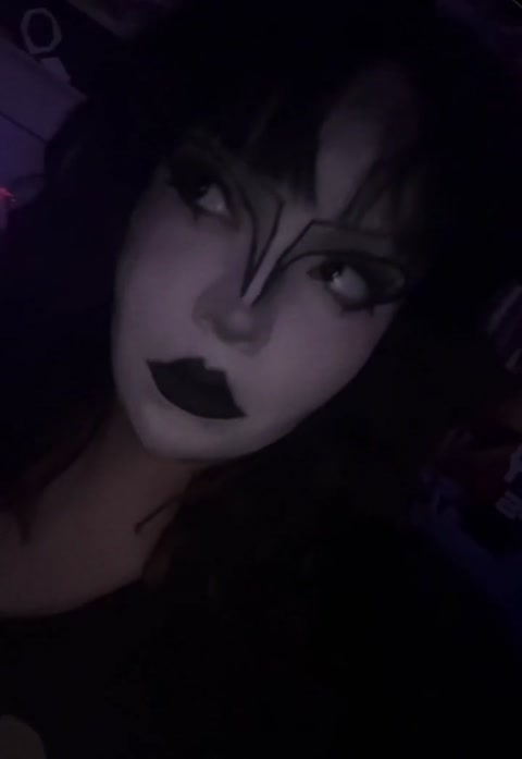 🧛🏻‍♀️