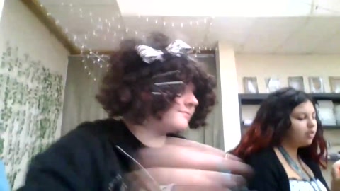 inore this is thw only way to get vids from school to my fone