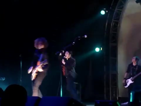 Mcr shut up and play live 2005