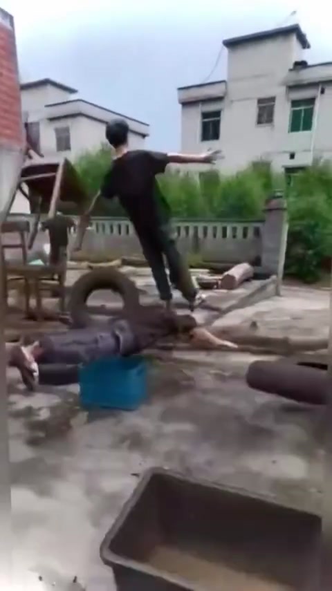 Non gravity happening